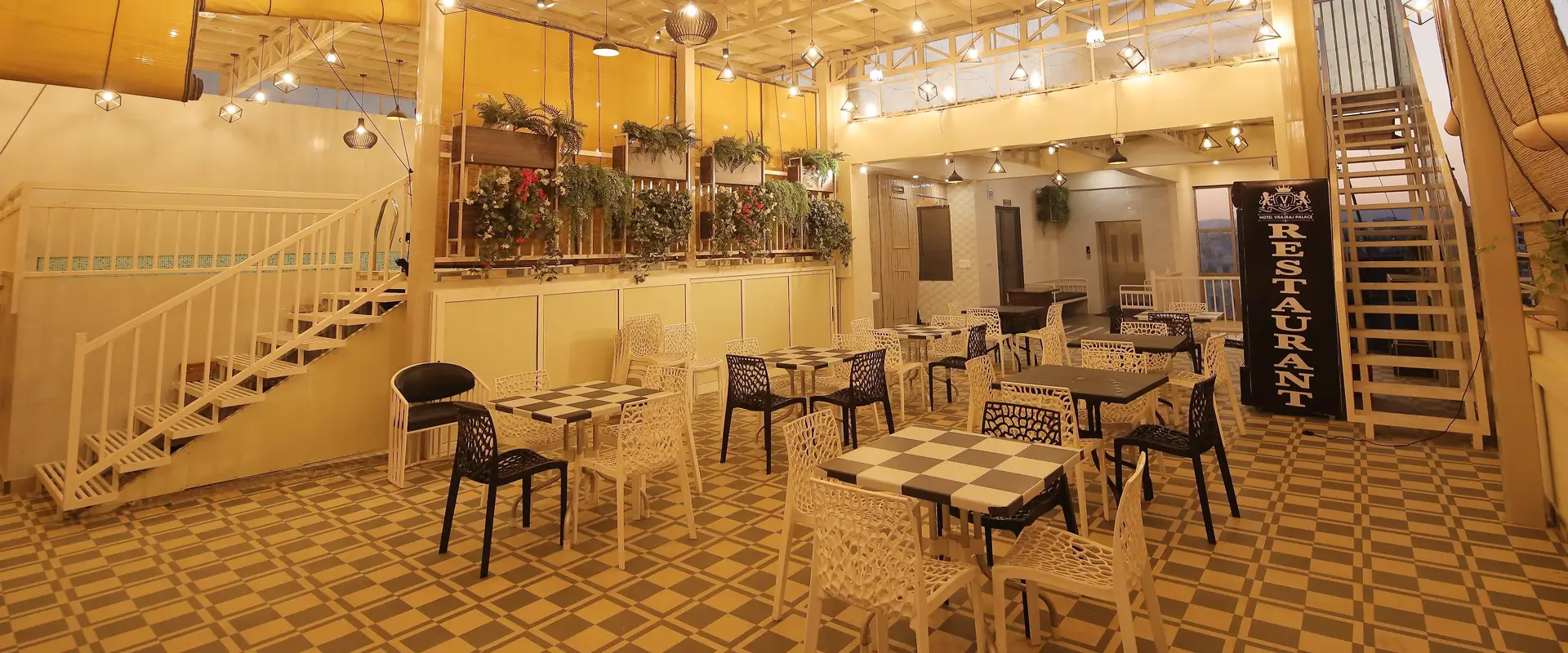 Best restaurant in hiran magri udaipur