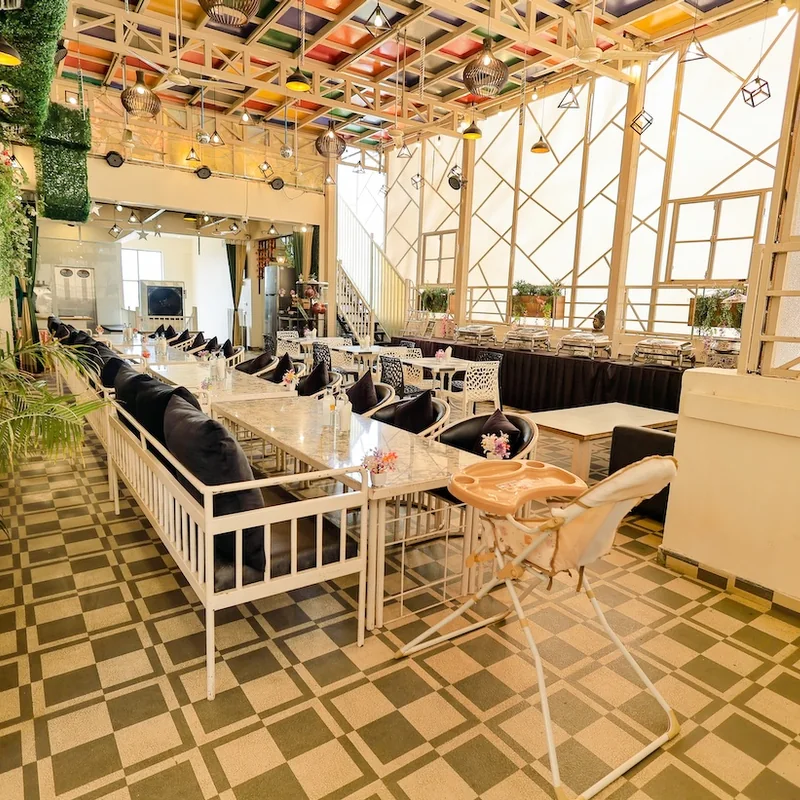 Best-restaurant-in-Udaipur-Hiran-Magri (1)