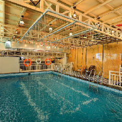 hotel-with-swimming-in-hiran-magri-udaipur